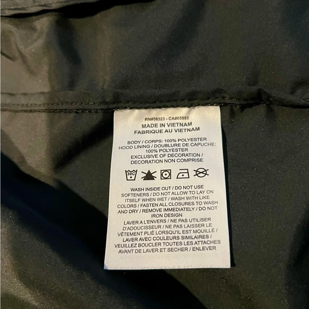 Nike Youth Black Packable Windbreaker Rain Jacket Medium NWOT new never worn - Picture 6 of 7